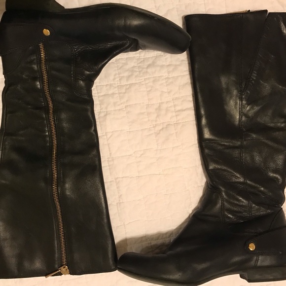 Clarks Shoes - Clarks black leather boots